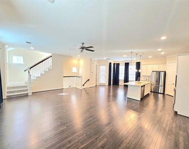 9610 Knights Station Drive - Photo Thumbnail 3