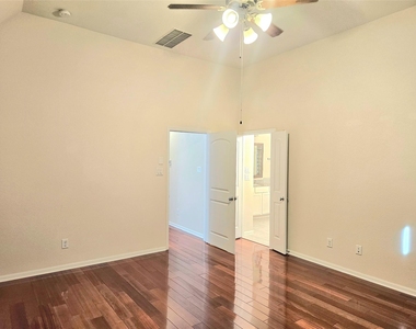 9610 Knights Station Drive - Photo Thumbnail 10