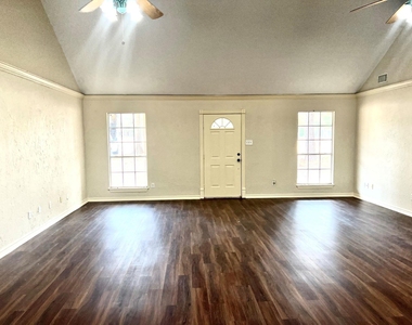 14385 Old Humble Pipeline Road - Photo Thumbnail 2