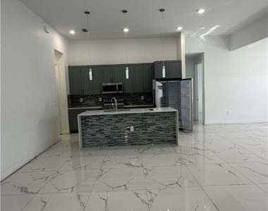 3217 64th Street W - Photo Thumbnail 2