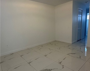 3217 64th Street W - Photo Thumbnail 11