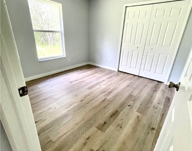 3405 Hanna Avenue N - Photo Thumbnail 6