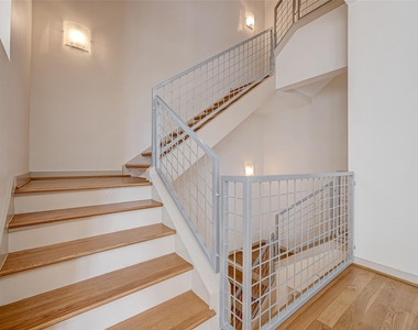 5315 Lillian Street - Photo Thumbnail 18