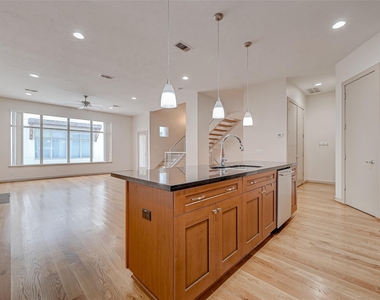 5315 Lillian Street - Photo Thumbnail 12