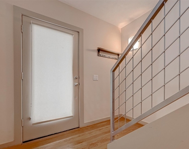 5315 Lillian Street - Photo Thumbnail 3