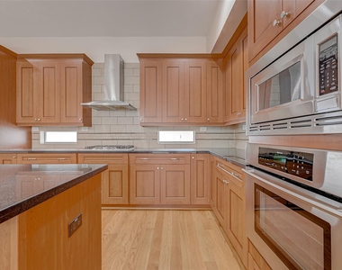 5315 Lillian Street - Photo Thumbnail 10