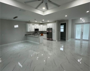 2914 24th Street Sw - Photo Thumbnail 2