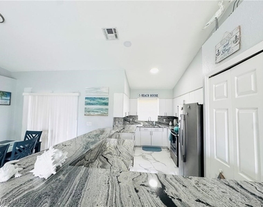 1221 Granada Boulevard - Photo Thumbnail 4