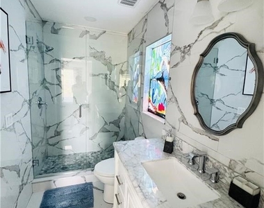 1221 Granada Boulevard - Photo Thumbnail 11