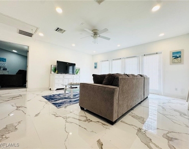 1221 Granada Boulevard - Photo Thumbnail 6
