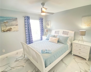 1221 Granada Boulevard - Photo Thumbnail 12