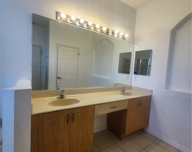 14732 Sutherland Avenue - Photo Thumbnail 33