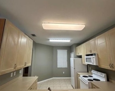 14732 Sutherland Avenue - Photo Thumbnail 9