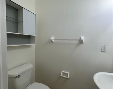 14732 Sutherland Avenue - Photo Thumbnail 4