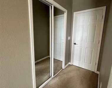 14732 Sutherland Avenue - Photo Thumbnail 13