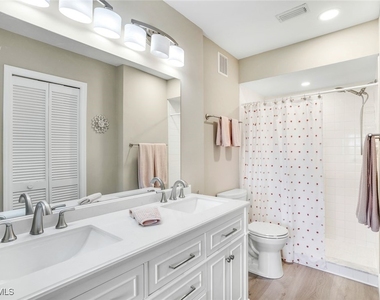 7360 Glenmoor Lane - Photo Thumbnail 6