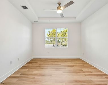 26430 Coco Cay Circle - Photo Thumbnail 11