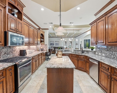 19623 Fairway Island Drive - Photo Thumbnail 11