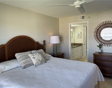 9640 Victoria Lane - Photo Thumbnail 11