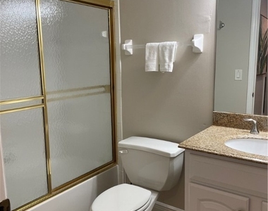 9640 Victoria Lane - Photo Thumbnail 15
