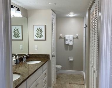 9640 Victoria Lane - Photo Thumbnail 12