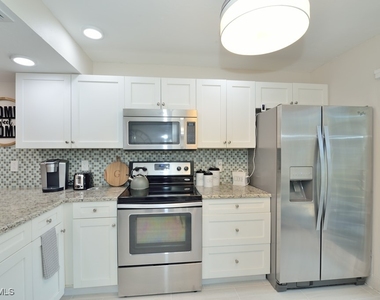 3400 Frosty Way - Photo Thumbnail 4