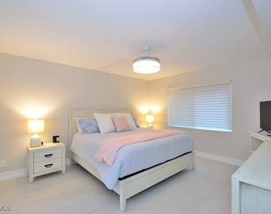 3400 Frosty Way - Photo Thumbnail 9