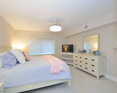3400 Frosty Way - Photo Thumbnail 11