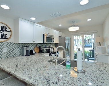 3400 Frosty Way - Photo Thumbnail 3
