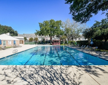 10378 Briar Forest Drive - Photo Thumbnail 8