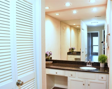11711 Memorial Drive - Photo Thumbnail 7