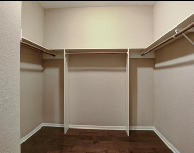11711 Memorial Drive - Photo Thumbnail 6
