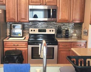 1327 Cherry Hills Road Ne - Photo Thumbnail 10