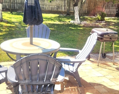1327 Cherry Hills Road Ne - Photo Thumbnail 18