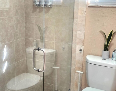 1327 Cherry Hills Road Ne - Photo Thumbnail 5