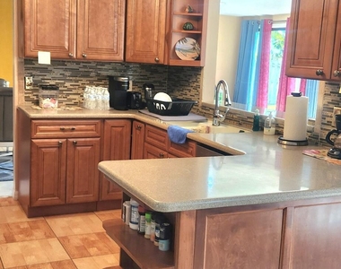 1327 Cherry Hills Road Ne - Photo Thumbnail 9