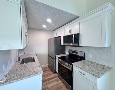 4406 Helen Street - Photo Thumbnail 10