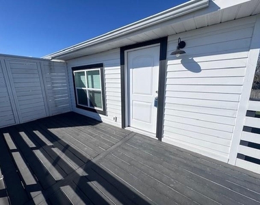 4406 Helen Street - Photo Thumbnail 3