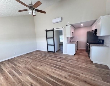 4406 Helen Street - Photo Thumbnail 5