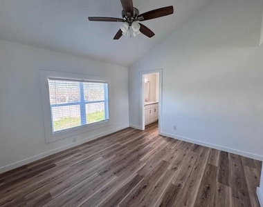 4406 Helen Street - Photo Thumbnail 16