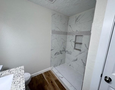 4406 Helen Street - Photo Thumbnail 13
