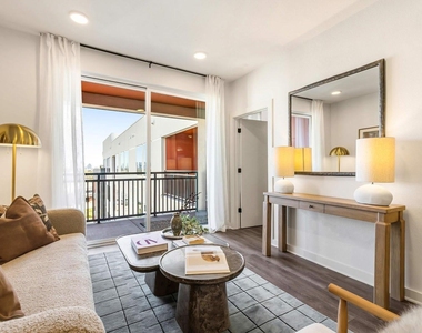 3001 W 11th Street - Photo Thumbnail 5