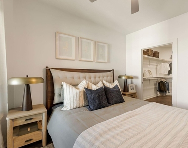 3001 W 11th Street - Photo Thumbnail 8
