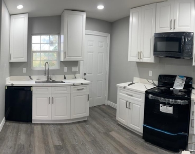 4011 Delano Street - Photo Thumbnail 5