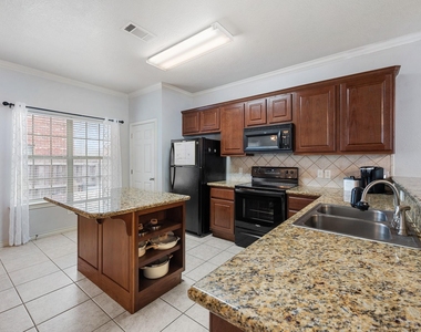 400 Forest Drive - Photo Thumbnail 7