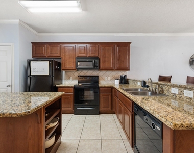 400 Forest Drive - Photo Thumbnail 8