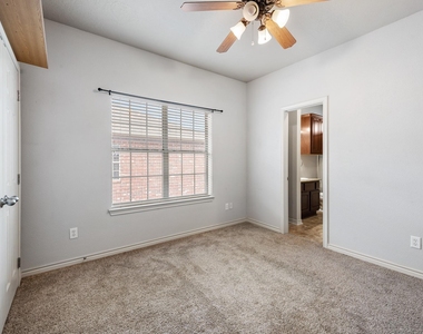 400 Forest Drive - Photo Thumbnail 16