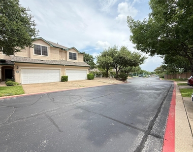 2100 Pipers Field Drive - Photo Thumbnail 31