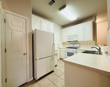 2100 Pipers Field Drive - Photo Thumbnail 11