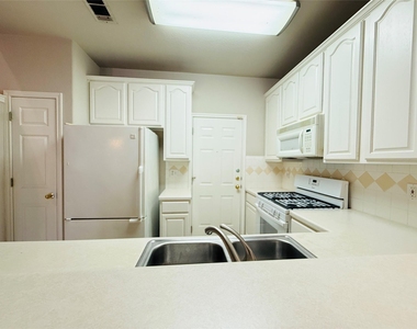 2100 Pipers Field Drive - Photo Thumbnail 15